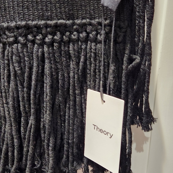 Theory wool scarf - Picture 3 of 3